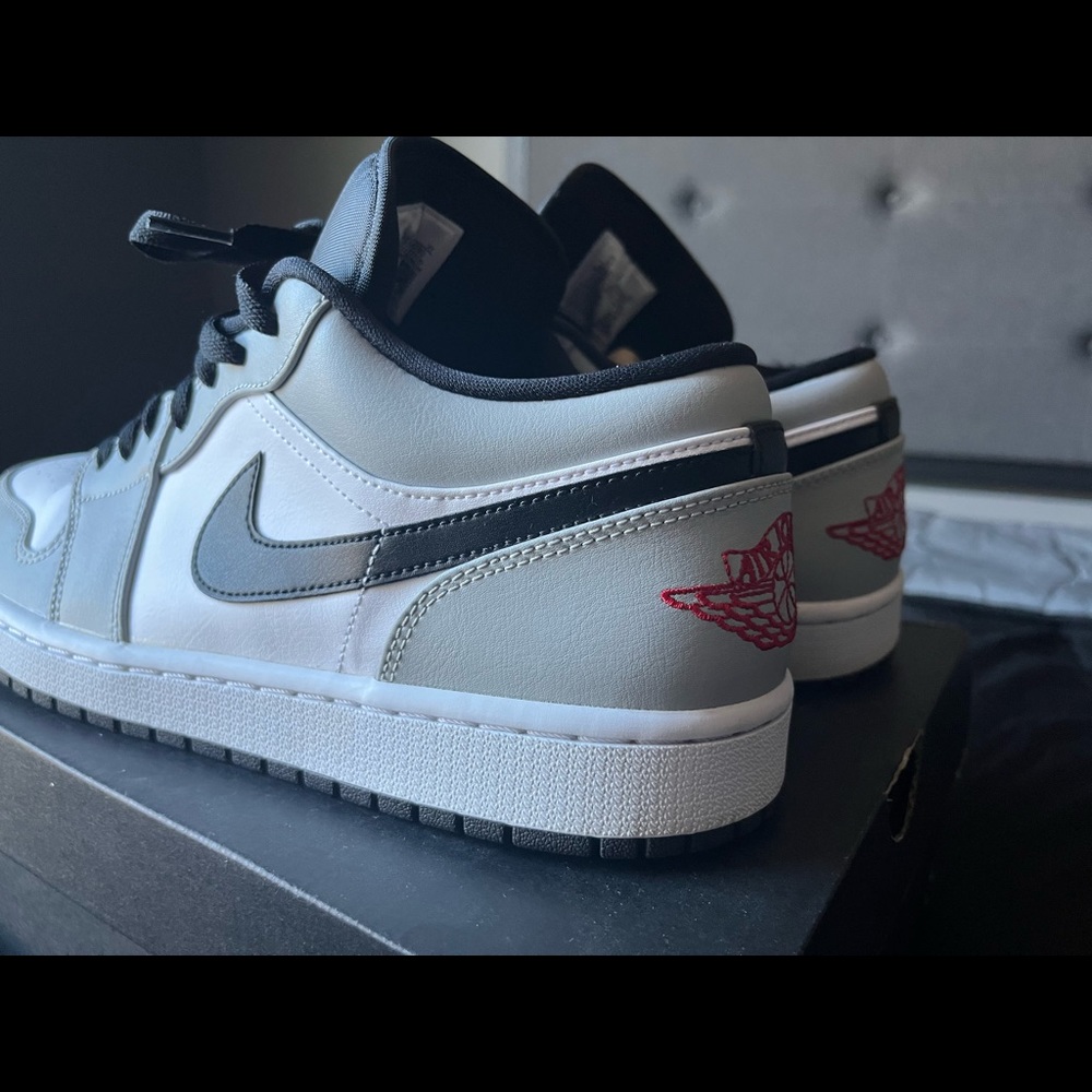 Men’s Jordan 1 Low “Light Smoke Grey”